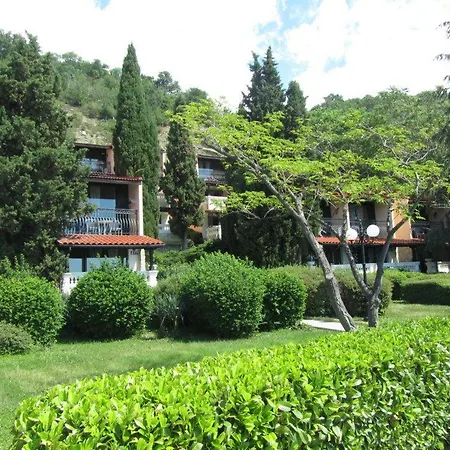 Astoria 3 *